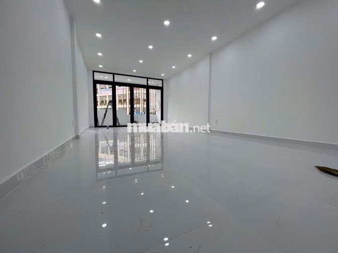 Cho thuê nhà nguyên căn đường Lê Văn Sỹ, Phú Nhuận, 5mx25m, DTSD 250m2
