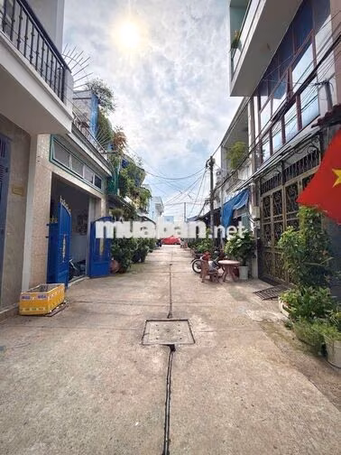 Nhà đẹp đường hẻm Tân Kỳ Tân Quý 48m2, nhà 3 tầng, ngang 4, dài 12m.. 
