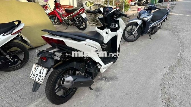 Honda Vario 150 2019 Trắng đen ( hỗ trợ góp )