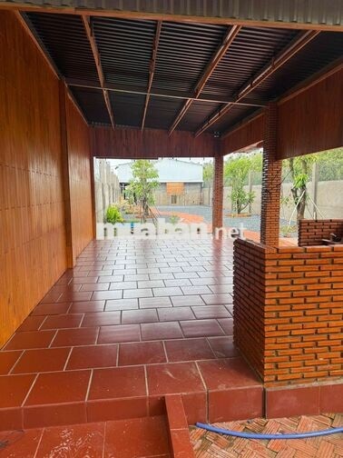bán nhà kho và sân vười mới xây dựng