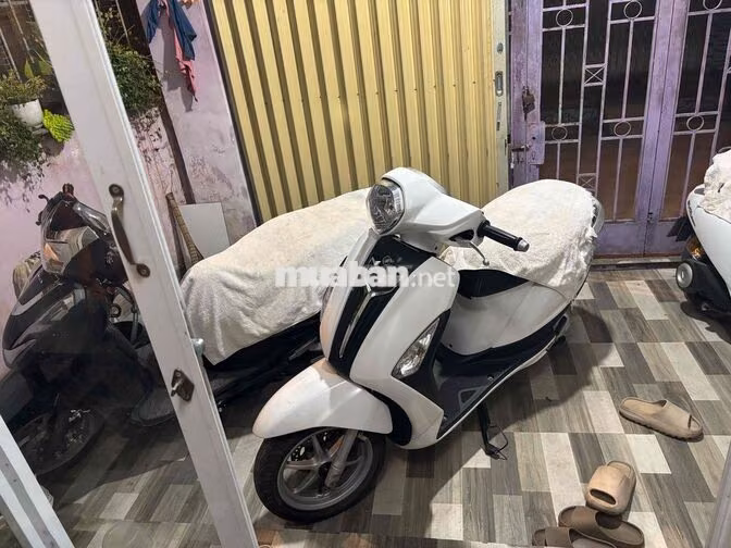 GRANDE TRẮNG CHÍNH CHỦ KÍ GIẤY