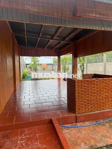 bán nhà kho và sân vười mới xây dựng