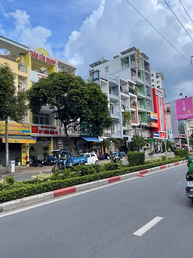 MẶT TIỀN NGAY 37A LẠC LONG QUÂN, QUẬN 11