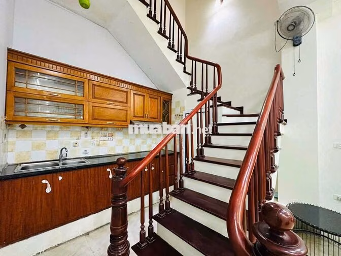 Cho thuê nhà Nguyễn Chí Thanh 40m2 - 3 ngủ đủ đồ - gần oto chỉ 13,5tr