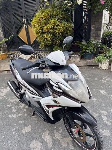 Yamaha Nouvo 5 Fi Trắng, Đỏ, Đen