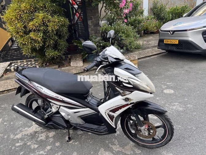 Yamaha Nouvo 5 Fi Trắng, Đỏ, Đen