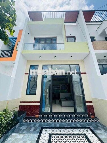 Nhà vị trí trung tâm ngã 3 Mỹ Hạnh cách Vinhomes SG Park 10p