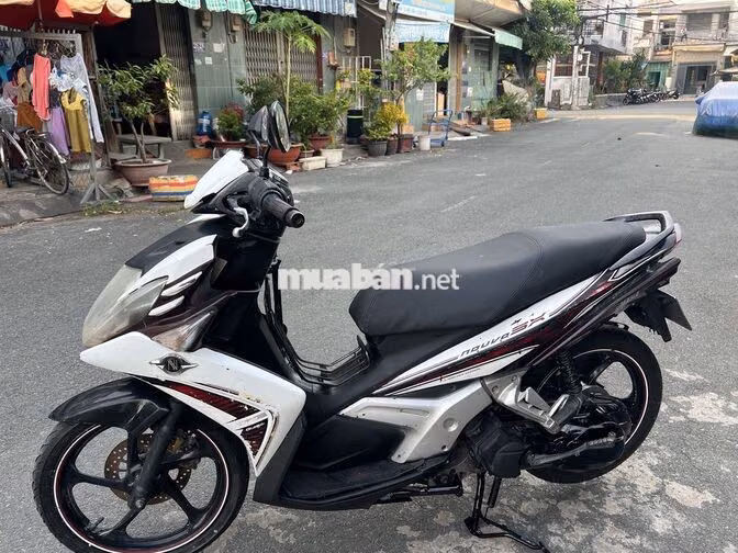 Yamaha Nouvo 5 Fi Trắng, Đỏ, Đen