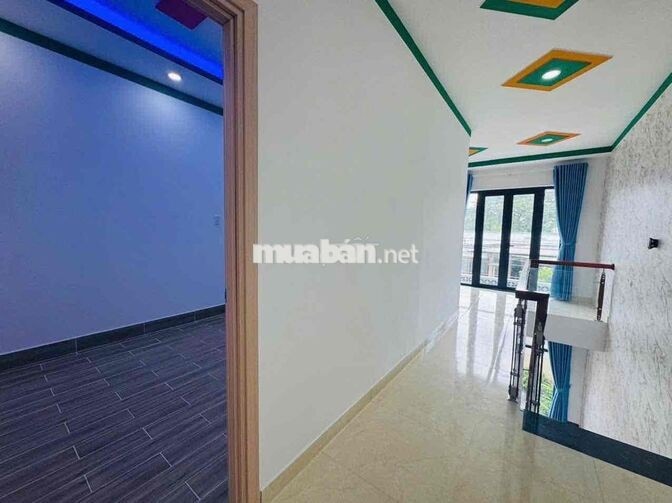 Nhà vị trí trung tâm ngã 3 Mỹ Hạnh cách Vinhomes SG Park 10p
