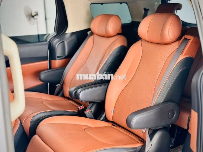 Kia Carnival 2.2D Signature 2024 Trắng 30000 km