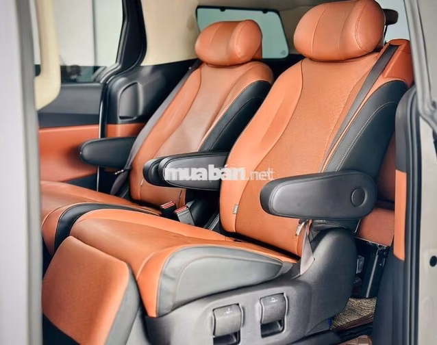 Kia Carnival 2.2D Signature 2024 Trắng 30000 km
