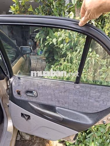 Ford Laser 1.8 Số sàn Vàng cát