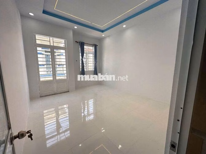 Nhà bán giá 575tr pháp. lý .chuẩn còn thương lượng