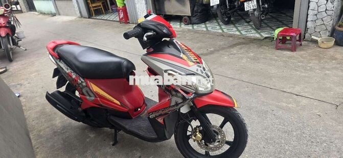 Yamaha Luvias 2012 Đỏ