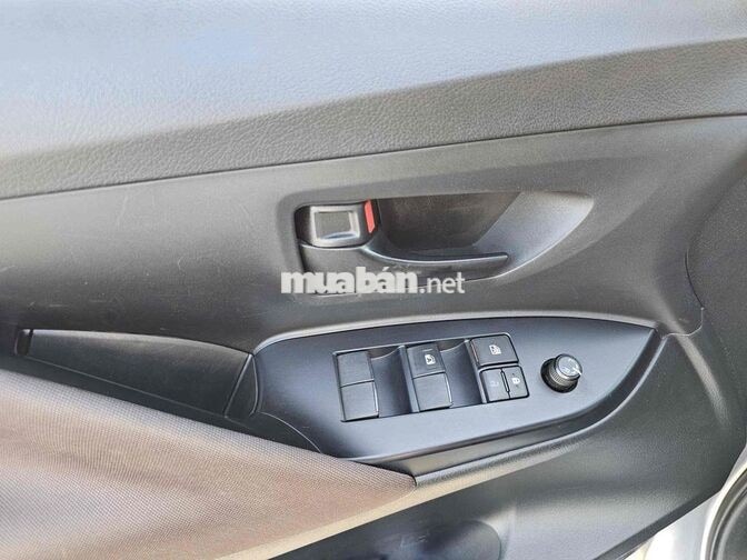 Toyota Innova 2.0E 2021 Bạc