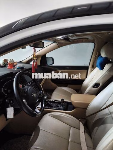 KIA Sedona 2019 Dầu Trắng