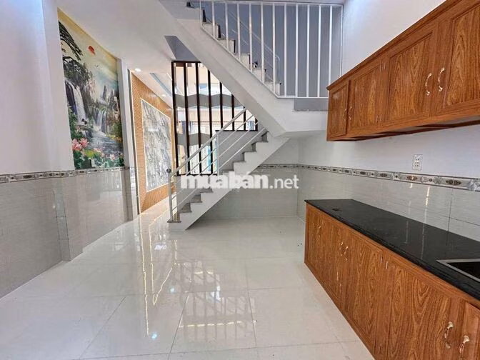 Nhà bán giá 575tr pháp. lý .chuẩn còn thương lượng