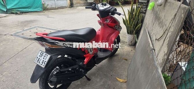 Yamaha Luvias 2012 Đỏ