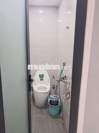 Nhà 1 trệt 1 lửng 3 lầu full nội thất cao cấp đường liên khu 4/5 BHH B