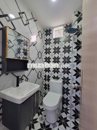 Nhà Cực Xinh Giảm Sâu 2ty499 còn 2ty250 SHR - Hoàn Công Sẵn