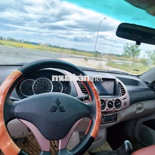 Mitsubishi Triton 2010 Số sàn Xám 5 chỗ