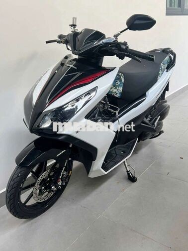 Honda Air Blade Trắng đen Tự động