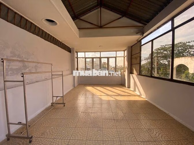 Bán và cho thuê nhà góc 2MT  320m2 ngay cổng Ga T3 – 4 tầng