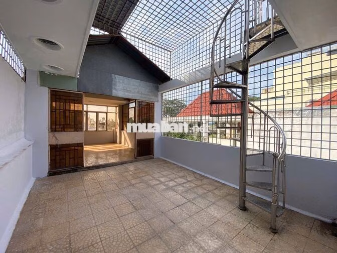Bán và cho thuê nhà góc 2MT  320m2 ngay cổng Ga T3 – 4 tầng