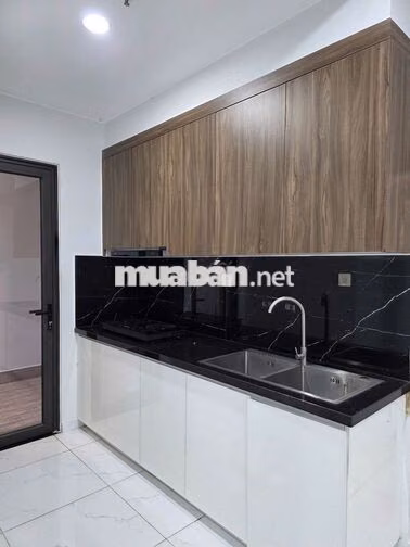 Bán nhanh căn 2PN2WC tại Opal Skyline 65m2 có ban công giá chỉ 2,2 tỷ