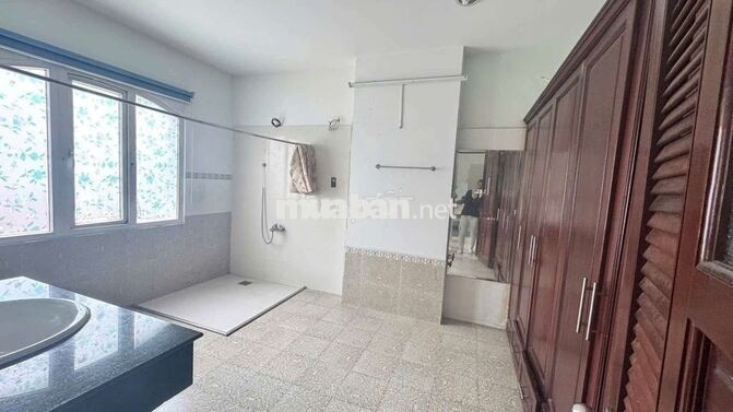 BIỆT THỰ  ĐƯỜNG 17 NGAY NGÃ 4 BÌNH TRIỆU