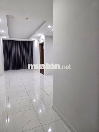 Bán nhanh căn 2PN2WC tại Opal Skyline 65m2 có ban công giá chỉ 2,2 tỷ