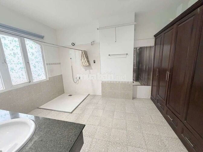 BIỆT THỰ  ĐƯỜNG 17 NGAY NGÃ 4 BÌNH TRIỆU