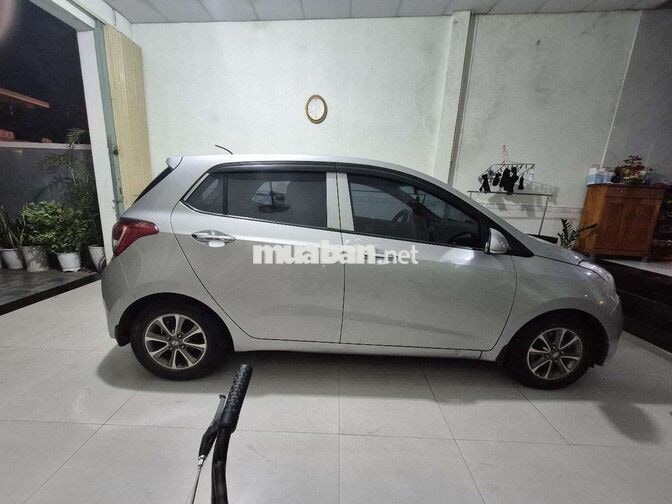 Hyundai i10 2014 Số sàn 120.000 km Bạc
