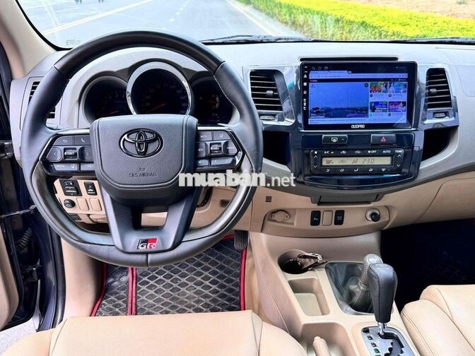 Toyota Fortuner 2011 Xám 7 chỗ