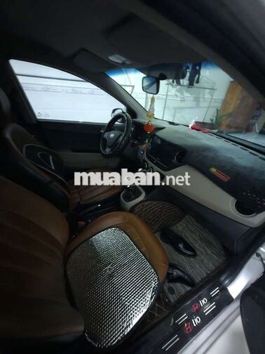 Hyundai i10 2014 Số sàn 120.000 km Bạc