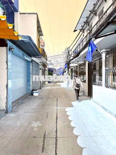 Bán nhà riêng 24m2 hẻm xe hơi, P. Phú Thuận, Q7