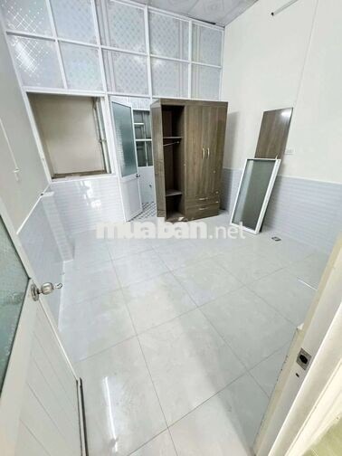 Mặt tiền Hiền Vương. Tân Phú (3p, 3wc). Dtsd 160m2