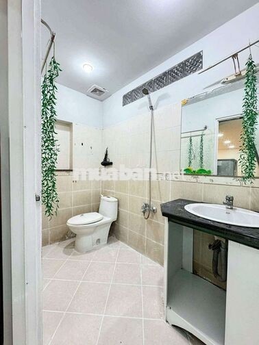 DO ĐẦU THÁNG 9 MÌNH VỀ QUÊ NÊN MÌNH CẦN PASS PHÒNG Ạ