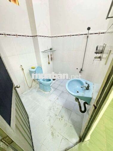 Mặt tiền Hiền Vương. Tân Phú (3p, 3wc). Dtsd 160m2