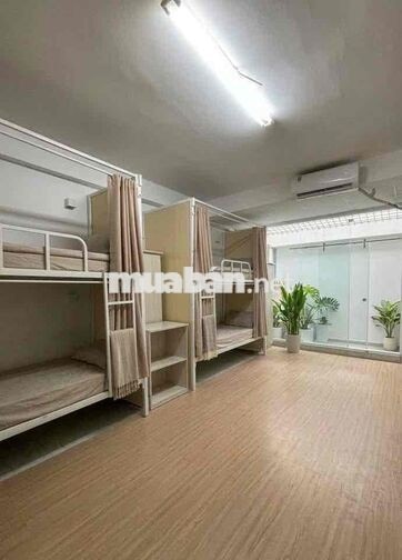 pass slot ktx nữ giường dưới tặng bộ bàn học