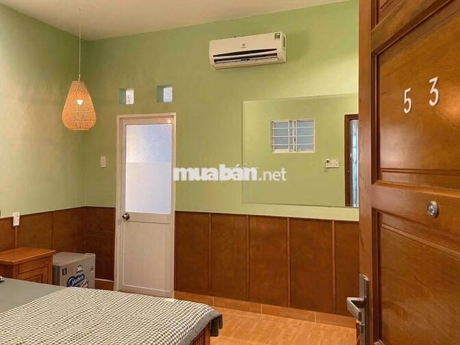 phòng trọ cách bãi sau 10p đi bộ
