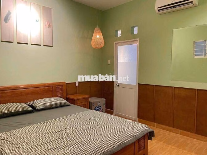 phòng trọ cách bãi sau 10p đi bộ