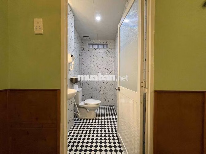 phòng trọ cách bãi sau 10p đi bộ