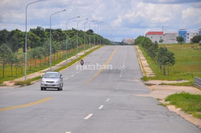 CHỦ NGỘP BÁN RẺ LÔ ĐẤT 250M2 NGAY TRƯỜNG HỌC - CHỢ VÀ KCN GIÁ CHỈ 340T