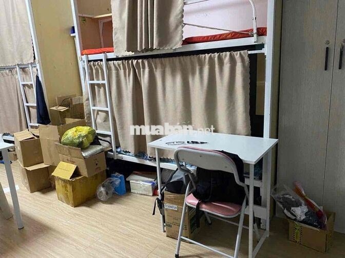 pass slot ktx nữ giường dưới tặng bộ bàn học