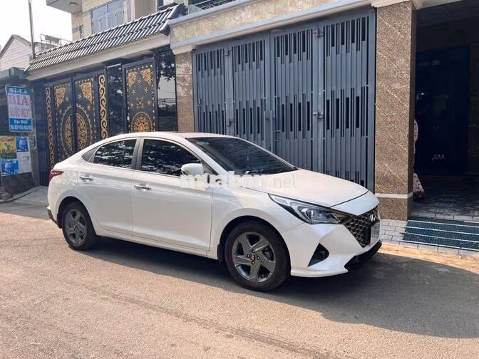 Hyundai Accent Top 2022 Trắng 120k km