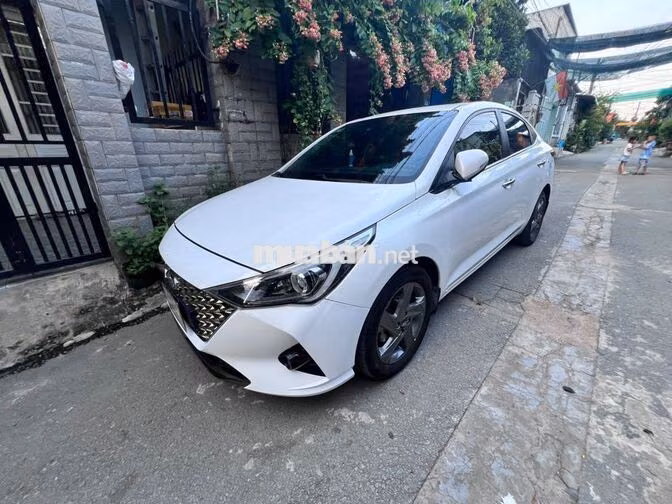Hyundai Accent Top 2022 Trắng 120k km