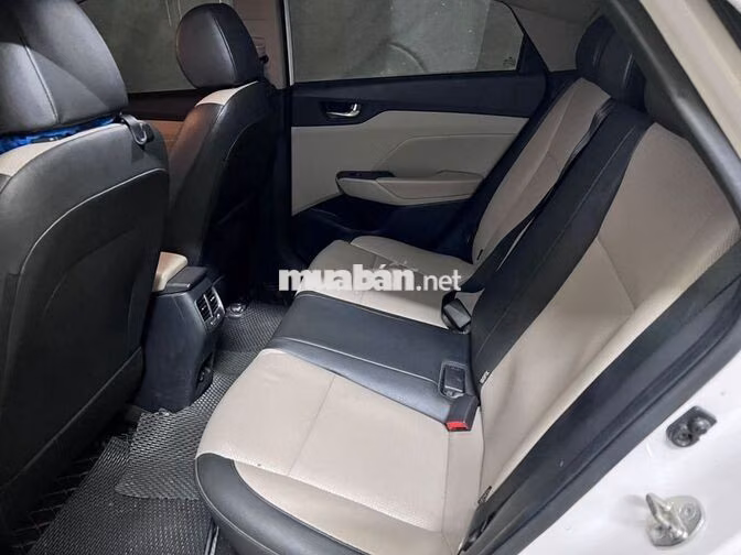 Hyundai Accent Top 2022 Trắng 120k km