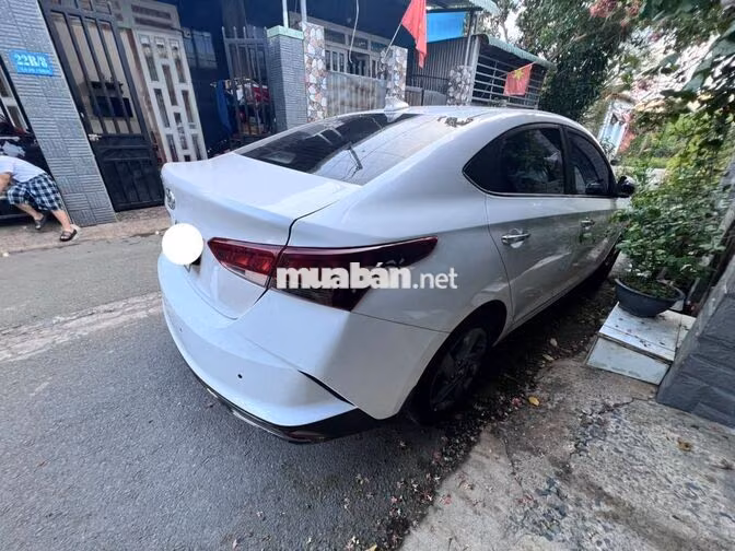 Hyundai Accent Top 2022 Trắng 120k km
