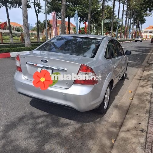 Ford Focus Ghia 2011 Số tự động Bạc